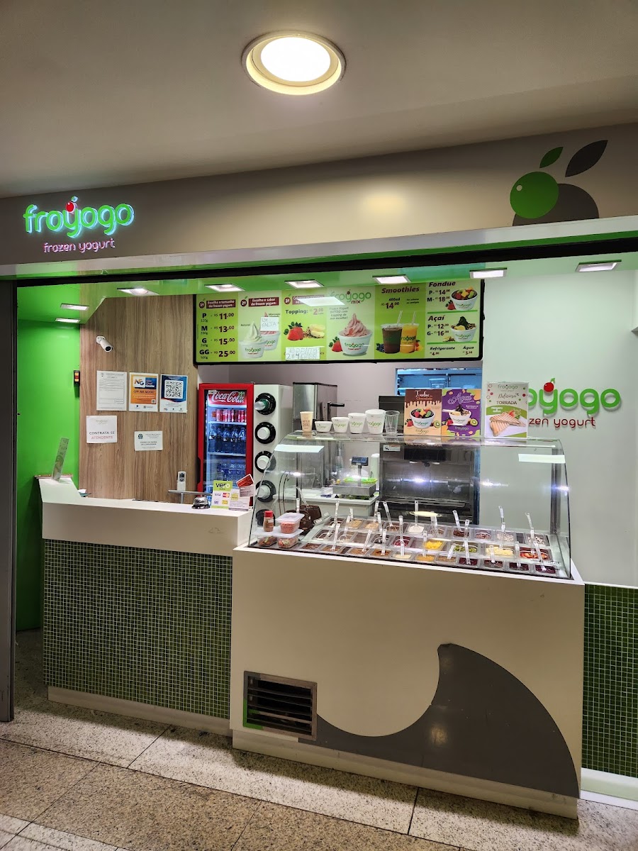 Froyogo Frozen Yogurt
